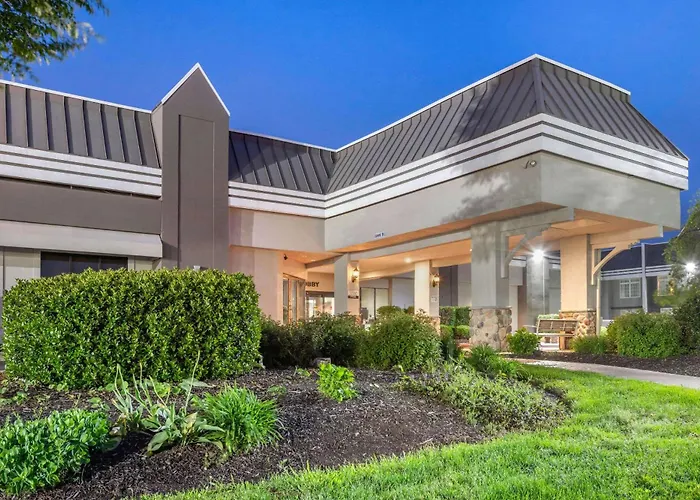 Clarion Hotel And Conference Center Harrisburg West